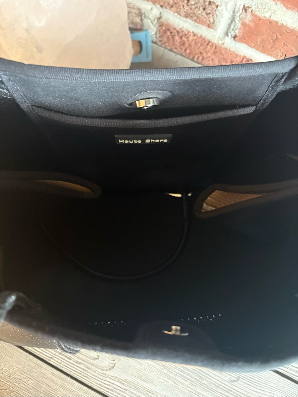 HAUTE SHORE Neoprene Tote Bag - Picture 5 of 7